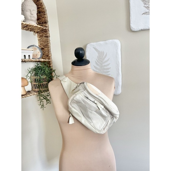 Vintage White Leather Patchwork Fanny Pack 100% Genuine Leather - Picture 1 of 9